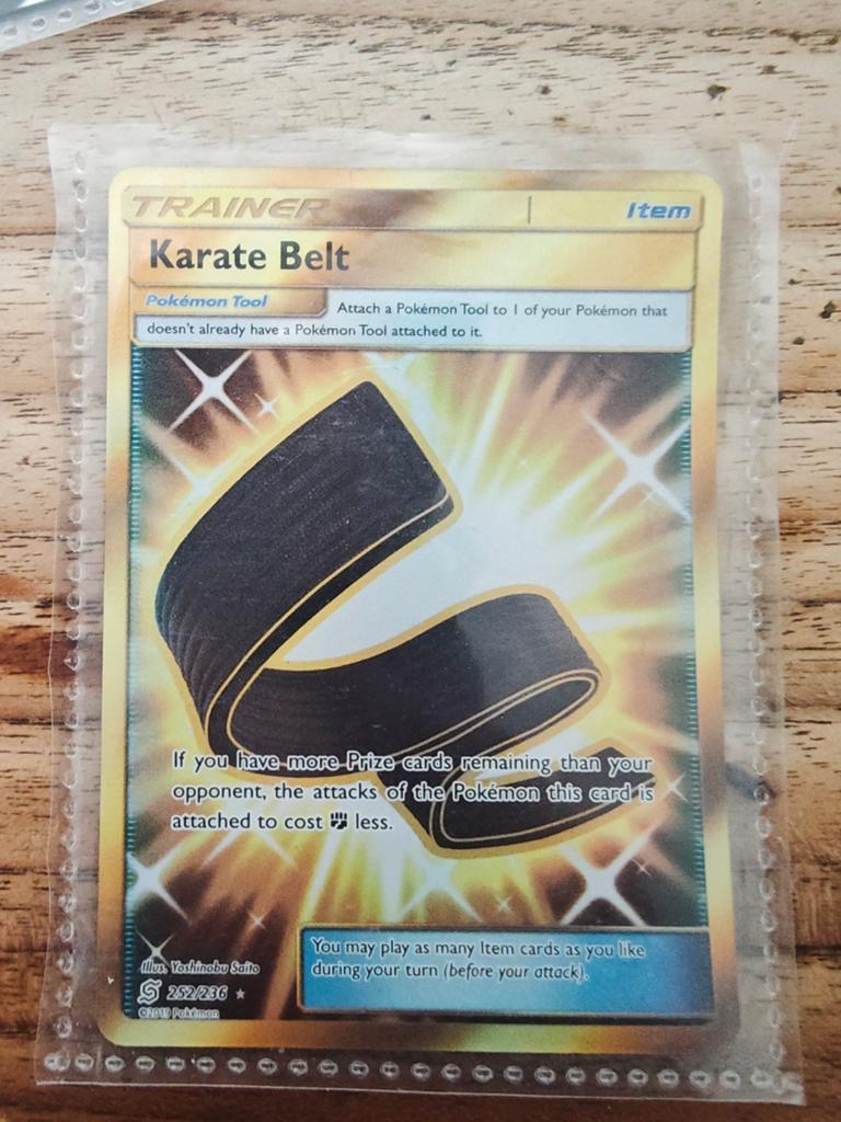 Pokémon TCG: Karate Belt Trainer Kaart (252/236), Ophalen of Verzenden, Zo goed als nieuw, Losse kaart, Foil