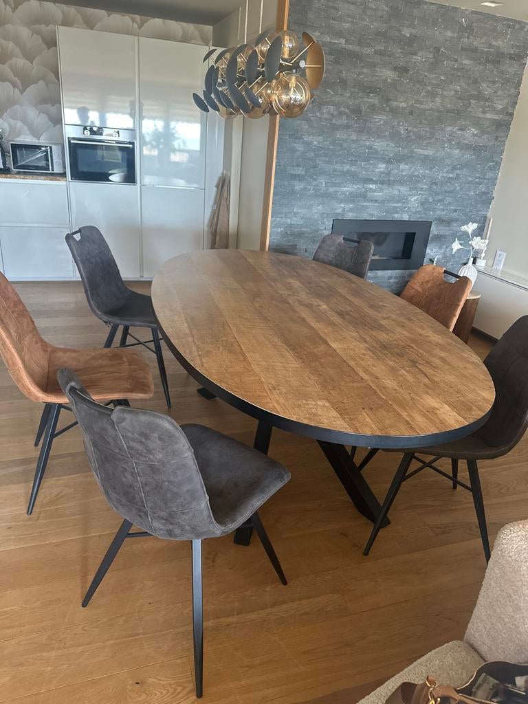 Ovale eettafel met 6 stoelen (2 cognac, 4 antraciet), Huis en Inrichting, Tafels | Eettafels, Ophalen, Gebruikt, 100 tot 150 cm