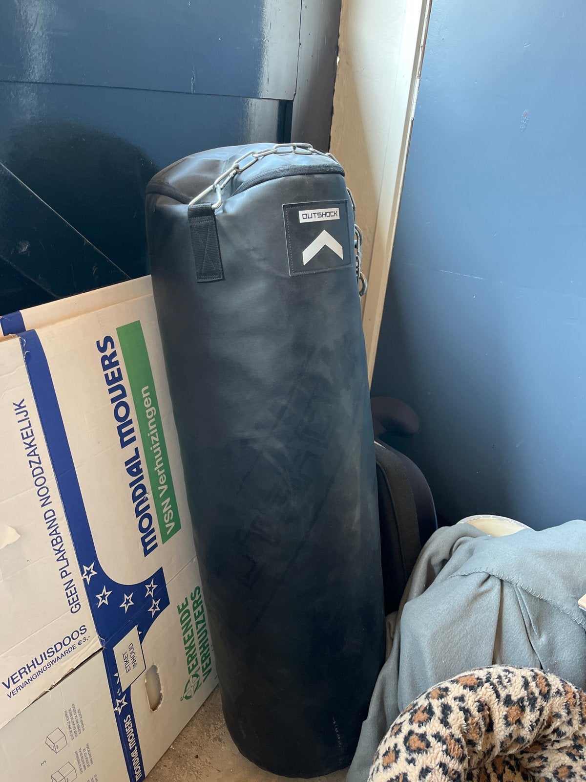 Decathlon Outshock Boksbal 32 kilo, Sport en Fitness, Vechtsporten en Zelfverdediging, Ophalen, Overige, Maat XS of kleiner, Vechtsportmateriaal