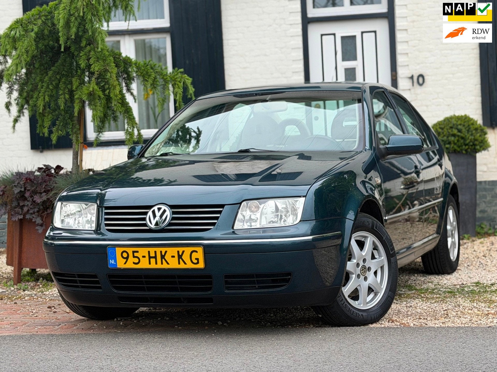 Volkswagen Bora 1.6-16V Comfortline|124DKM!|Clima|Cruise|, Auto's, Volkswagen, Gebruikt, Bora, 4 cilinders, Emergency brake assist