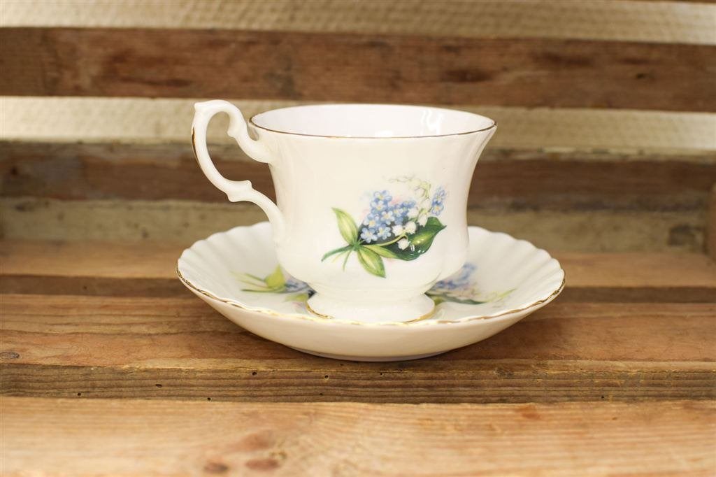 Royal Albert porseleinen kop en schotel 45270, Huis en Inrichting, Keuken | Servies, Gebruikt, Ophalen of Verzenden, Bord(en)