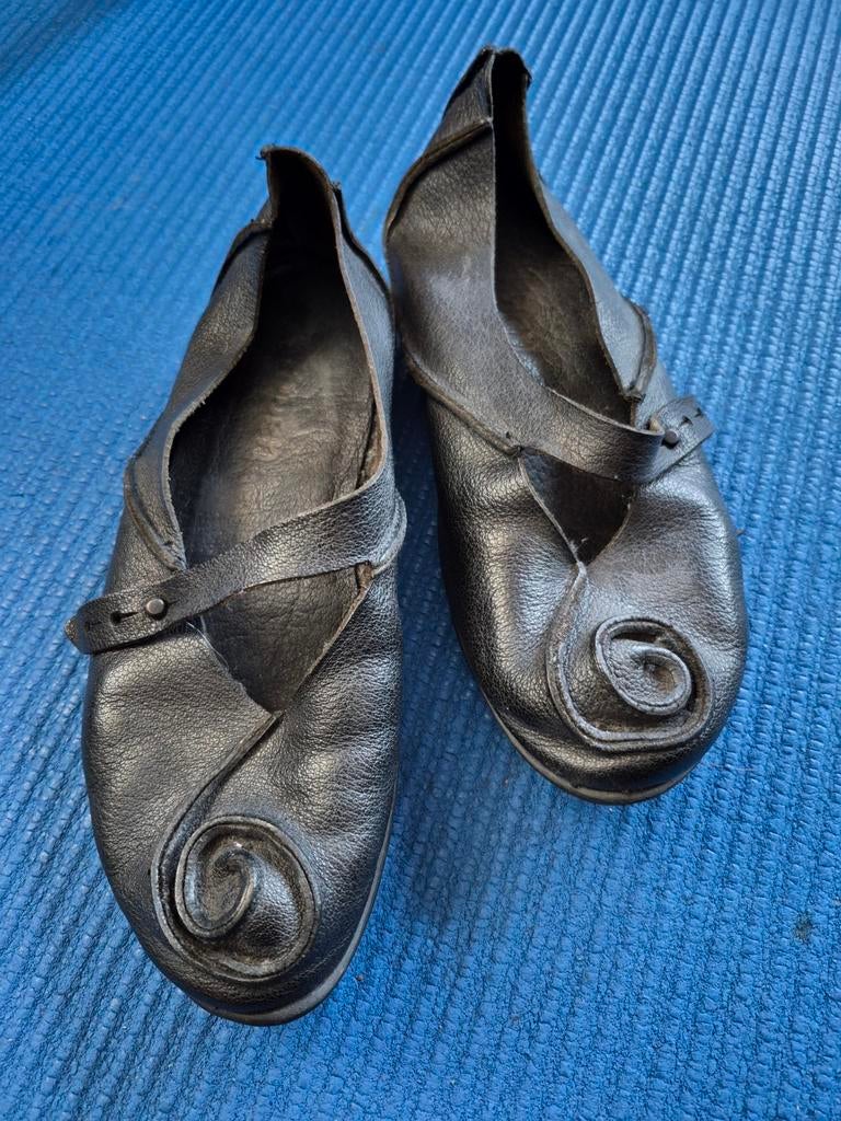 Mooie aparte schoenen. Merk Trippen. Maat 40., Kleding | Dames, Schoenen, Ophalen of Verzenden, Zo goed als nieuw, Sneakers of Gympen