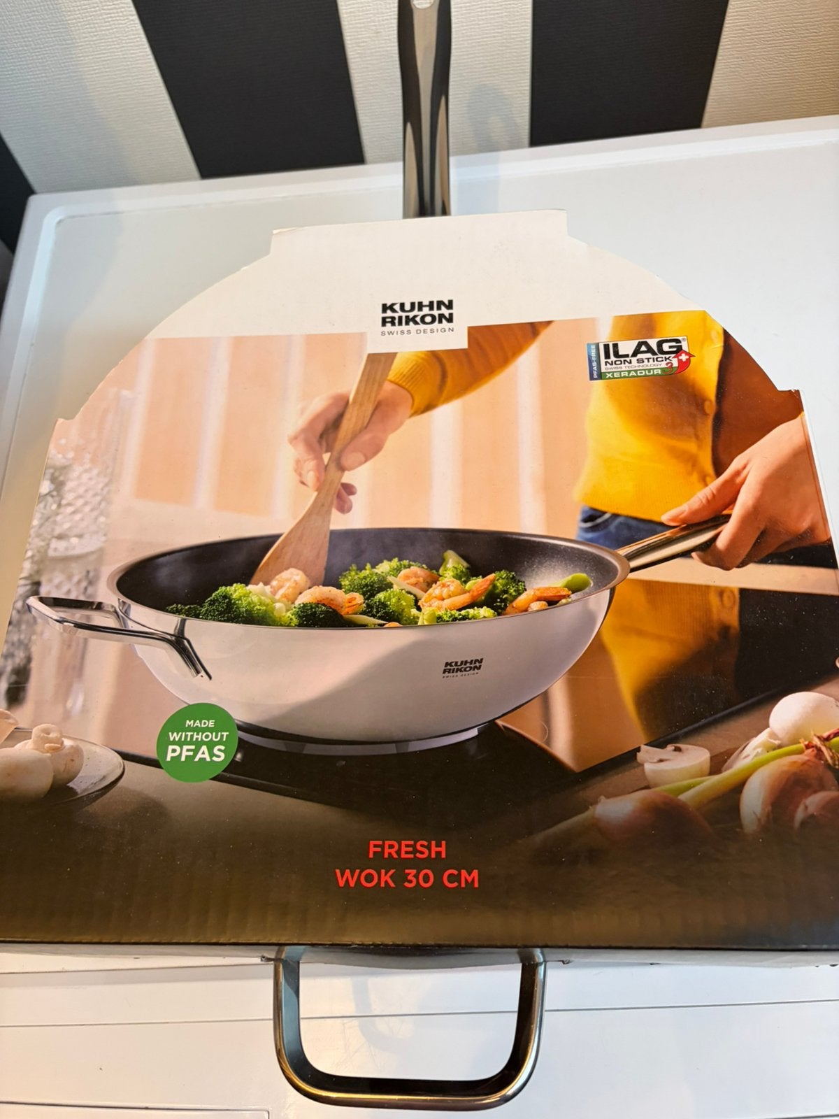 Kuhn Rikon hapjespan (WOK) met deksel, Huis en Inrichting, Ophalen, Nieuw, Met deksel, Overige merken