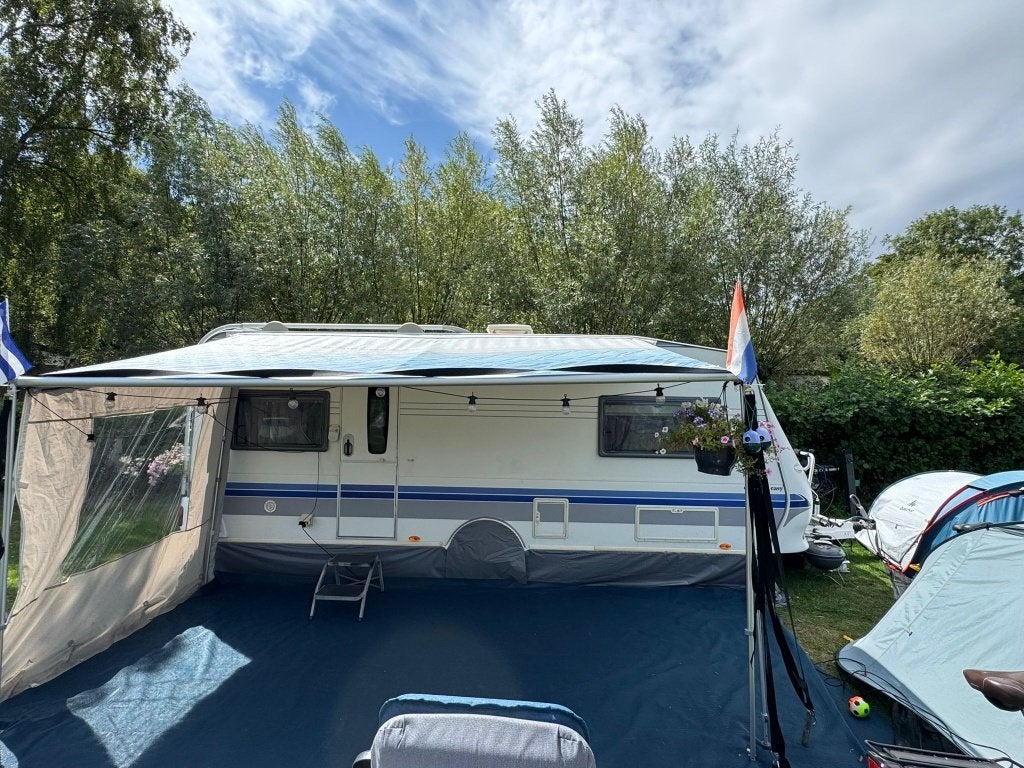 Hobby 540 De Luxe Easy, Caravans en Kamperen, Caravans, Vast bed, Rondzit, Particulier, 6 tot 7 meter