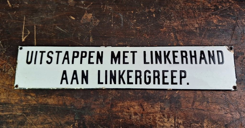 Leuk zwart wit emaille tekstbord, origineel en authentiek!, Antiek en Kunst, Antiek | Emaille, Ophalen of Verzenden