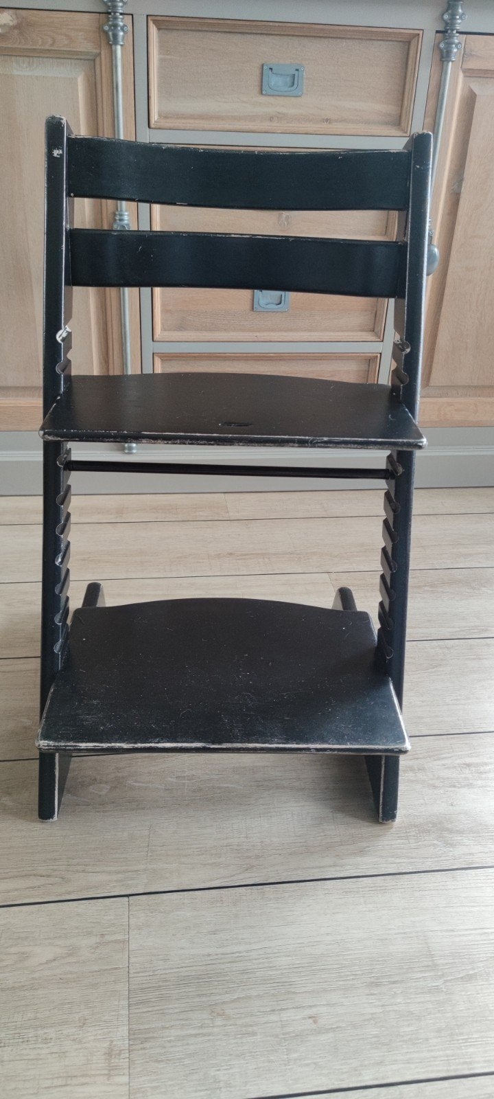 Stokke Tripp Trapp stoel - Zwart, Ophalen of Verzenden, Gebruikt, Meegroeistoel, Aanschuifbaar