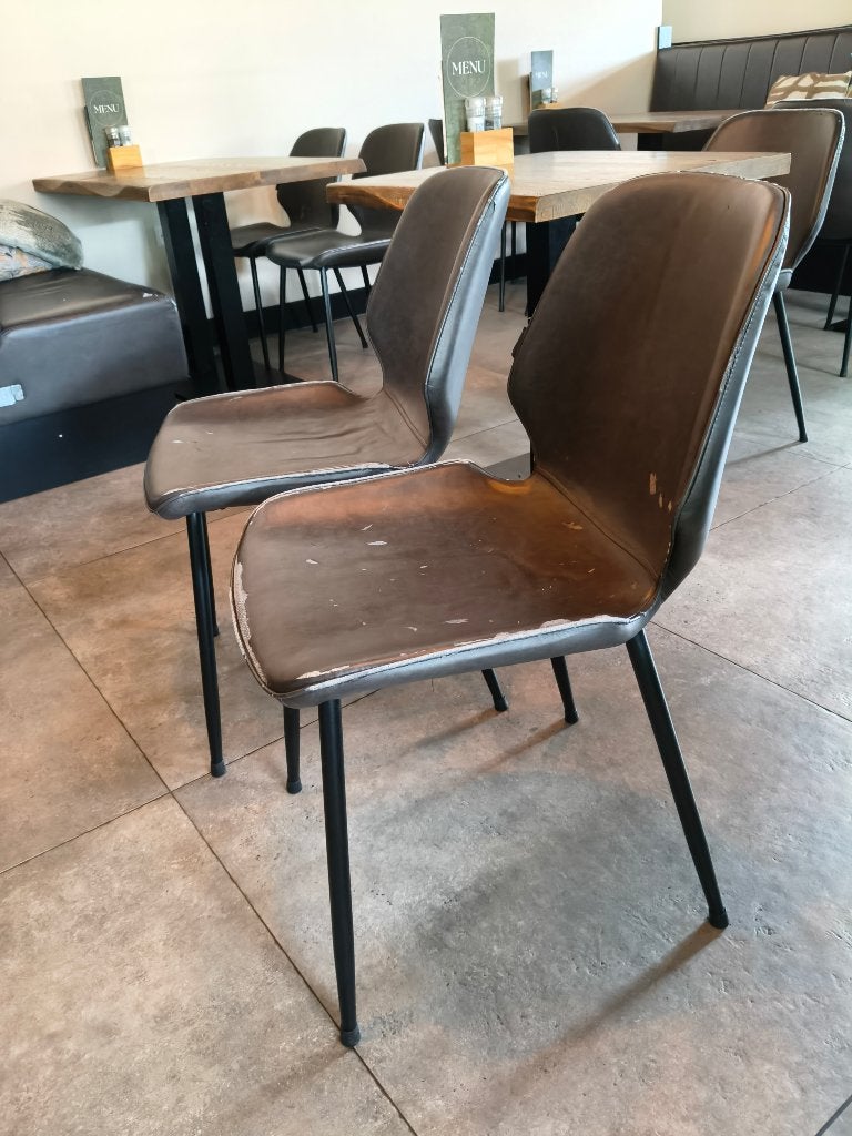 Kunstlederen stoelen antraciet beschadigd 35 stuks, Huis en Inrichting, Stoelen, Ophalen, Gebruikt, Grijs, Vijf, Zes of meer stoelen