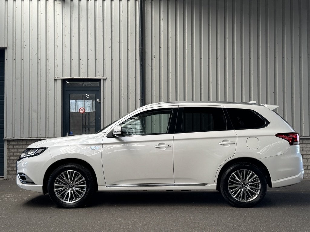 Mitsubishi Outlander 2.4 PHEV Intense (bj 2021, automaat), Automaat, Euro 6, 4 cilinders, 1865 kg
