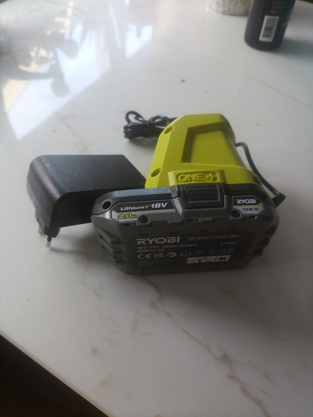 Ryobi 18V 2.5Ah Accu met Lader - Splinternieuw, Doe-het-zelf en Verbouw, Ophalen, Nieuw, Overige typen