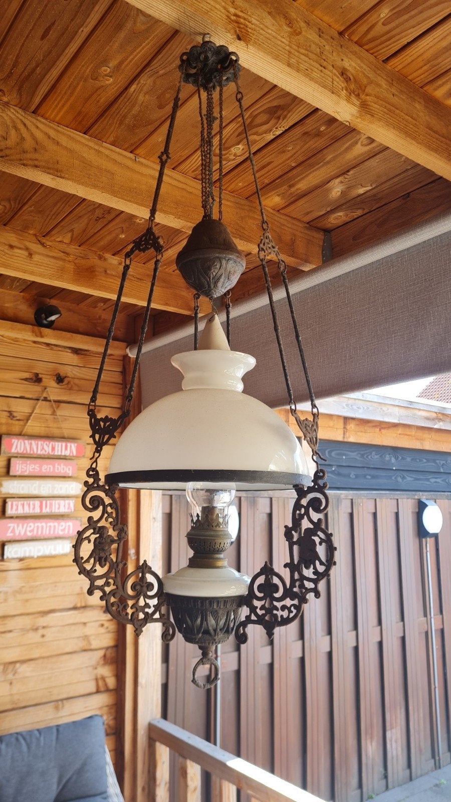Antieke olielamp. met sierlijke smeedijzeren detai, Ophalen of Verzenden