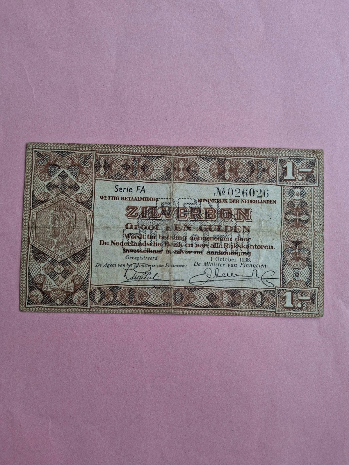 1 gulden Zilverbon uit 1938
in ZF
Serie nummer FA 026026
NVM, Postzegels en Munten, Bankbiljetten | Nederland, Ophalen of Verzenden
