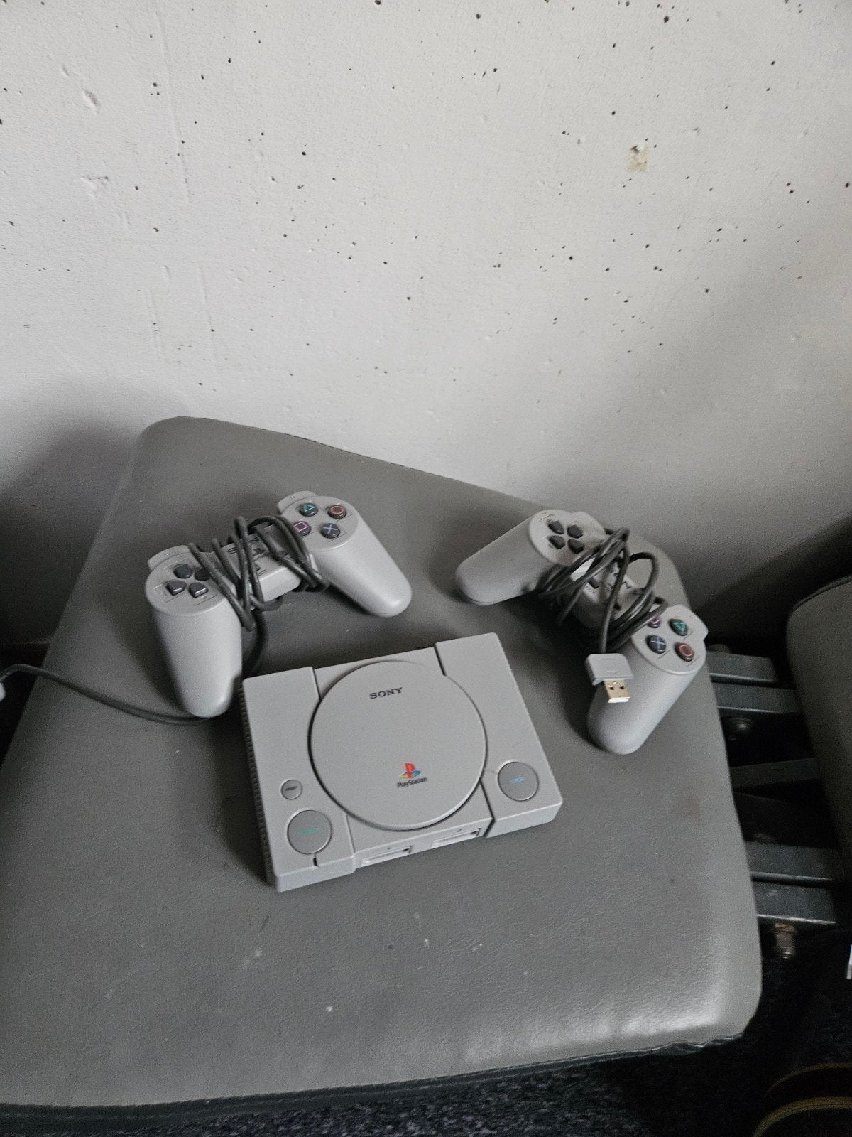 Sony PlayStation classic mini, Spelcomputers en Games, Spelcomputers | Sony PlayStation 1, Ophalen, Gebruikt, Met 2 controllers