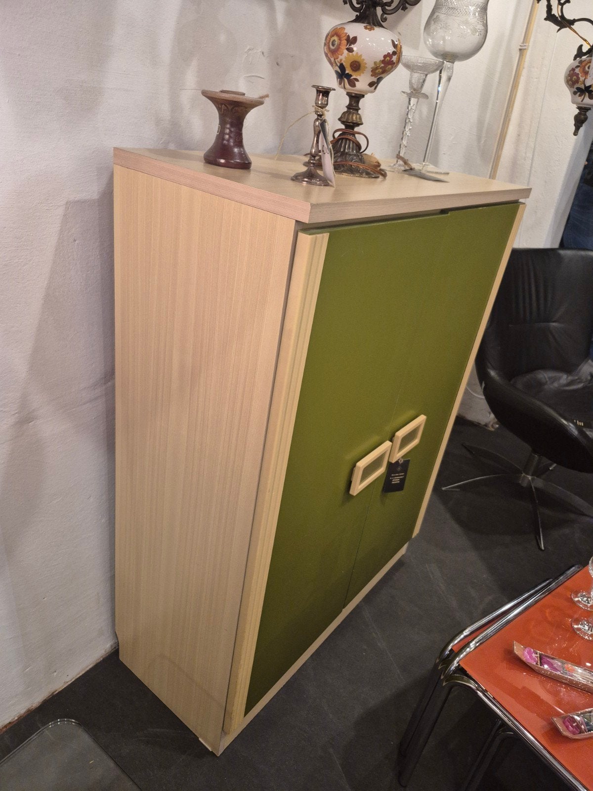 Vintage Groene Kast met Houten Details, Ophalen, Gebruikt
