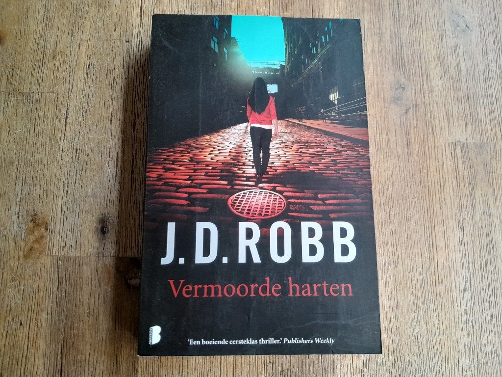 J.D. Robb/ Vermoorde Harten - DL8 Eve Dallas, Boeken, Ophalen of Verzenden, Gelezen