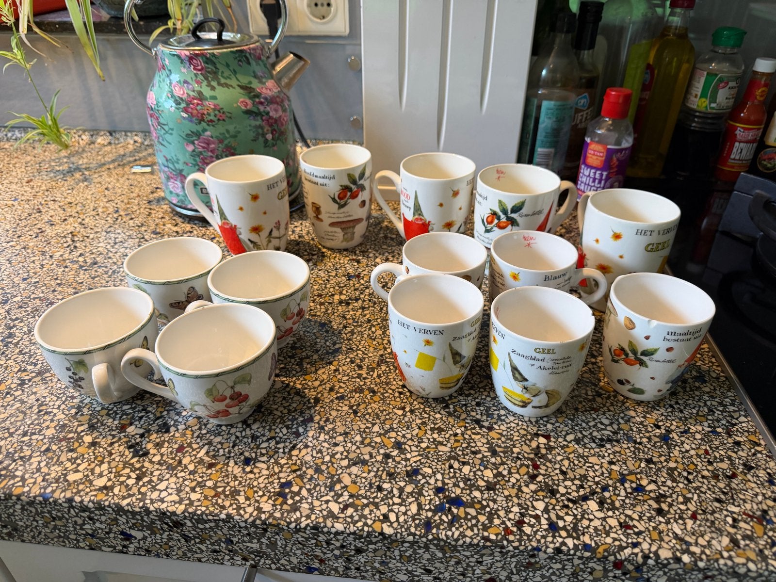 Mokken, koffie- en theekopjes - 14 stuks, Huis en Inrichting, Keuken | Servies, Gebruikt, Overige merken, Keramiek, Overige stijlen