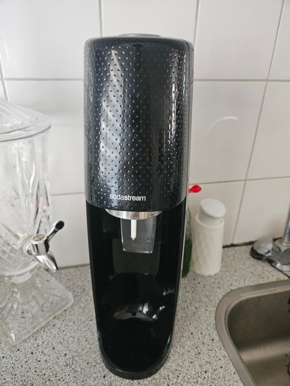 Sodastream bruiswaterapparaat - Zwart, Witgoed en Apparatuur, SodaStream, SodaStream Industries Ltd., Airport City, Ben Gurion Airport 7019900, Israel