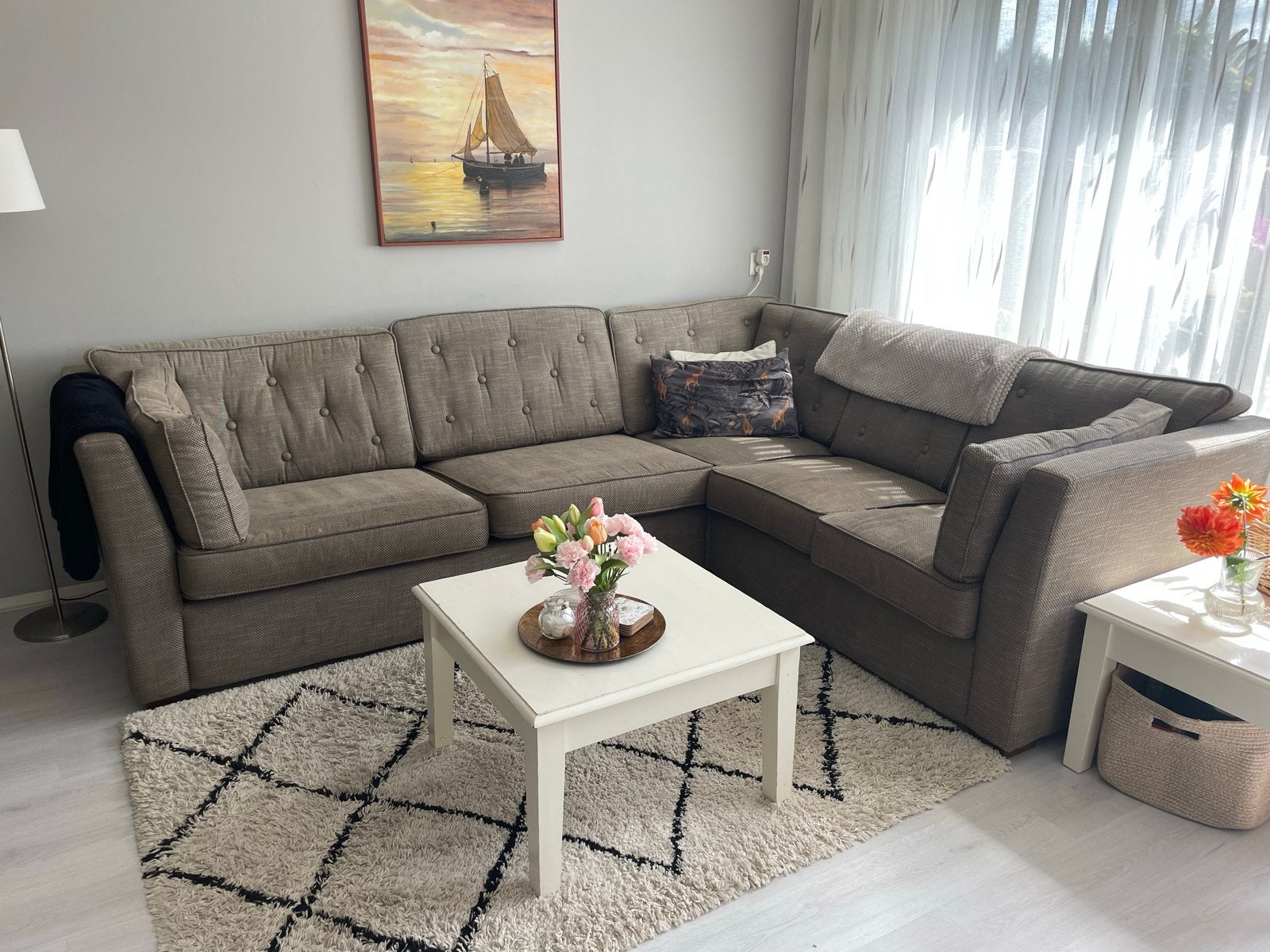 Meubitrend Hoekbank Taupe - 280x228 cm - Gebruikt, Huis en Inrichting, Banken | Bankstellen, Ophalen, 250 tot 300 cm, Gebruikt