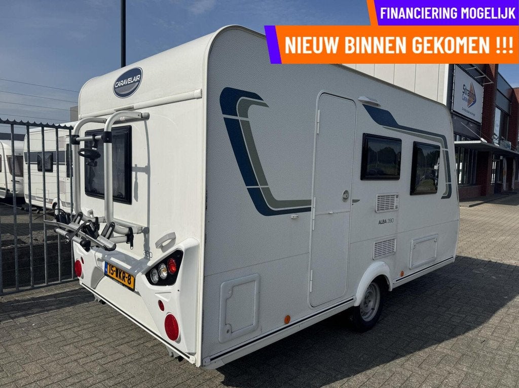 CARAVELAIR ALBA 390, LICHTGEWICHT,DWARSBED,TREINZIT,VOORTENT, Caravans en Kamperen, Caravans, Hordeur, Bedrijf, 750 - 1000 kg