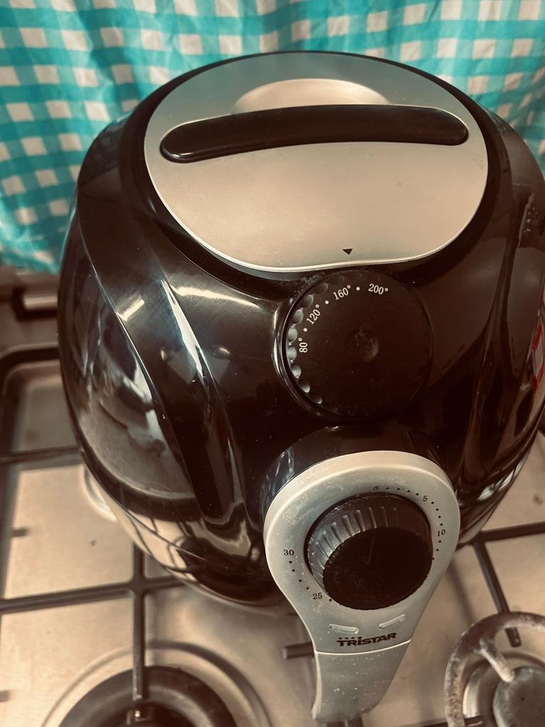 Goedewerkende TriStar air fryer, Ophalen of Verzenden, Gebruikt, Airfryer XL