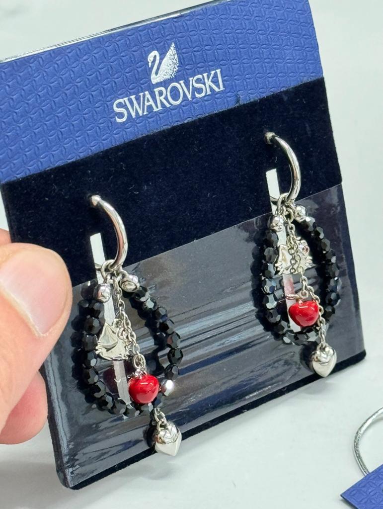 Swarovski Hello Kitty Glamour oorbellen kristal kraal NIEUW, Nieuw, Ophalen of Verzenden, H, H