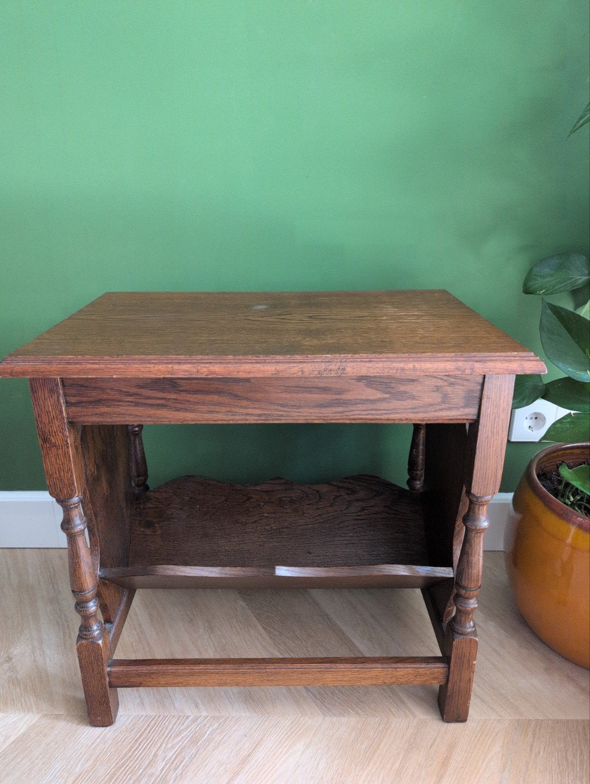 Houten bijzettafel met tijdschriftenrek, Ophalen, Minder dan 45 cm, Minder dan 55 cm, Gebruikt