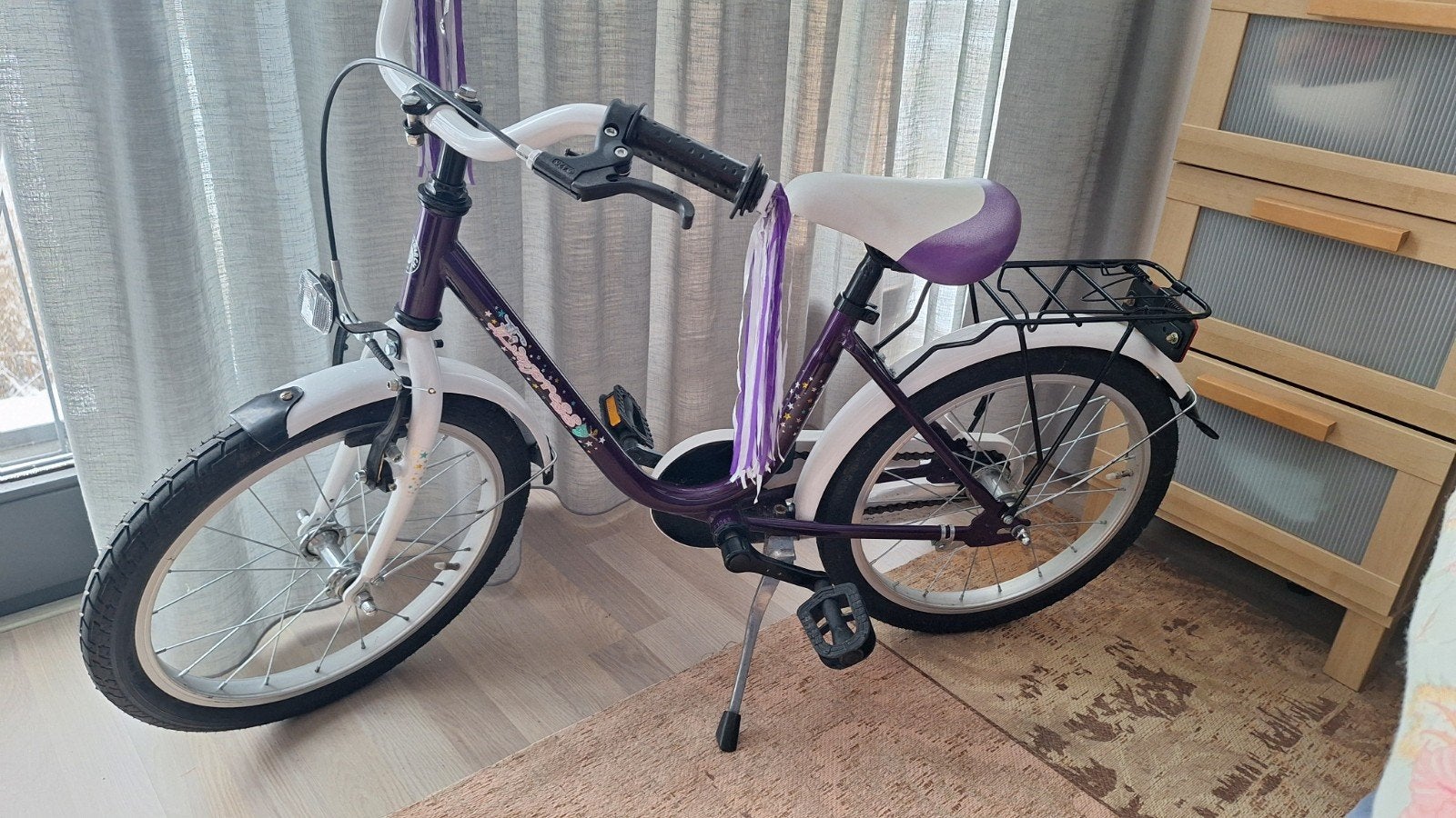 16 inch meisjesfiets - Paars/Wit met bagagedrager, Fietsen en Brommers, Fietsen | Kinderfietsjes, Ophalen, Terugtraprem, Empress