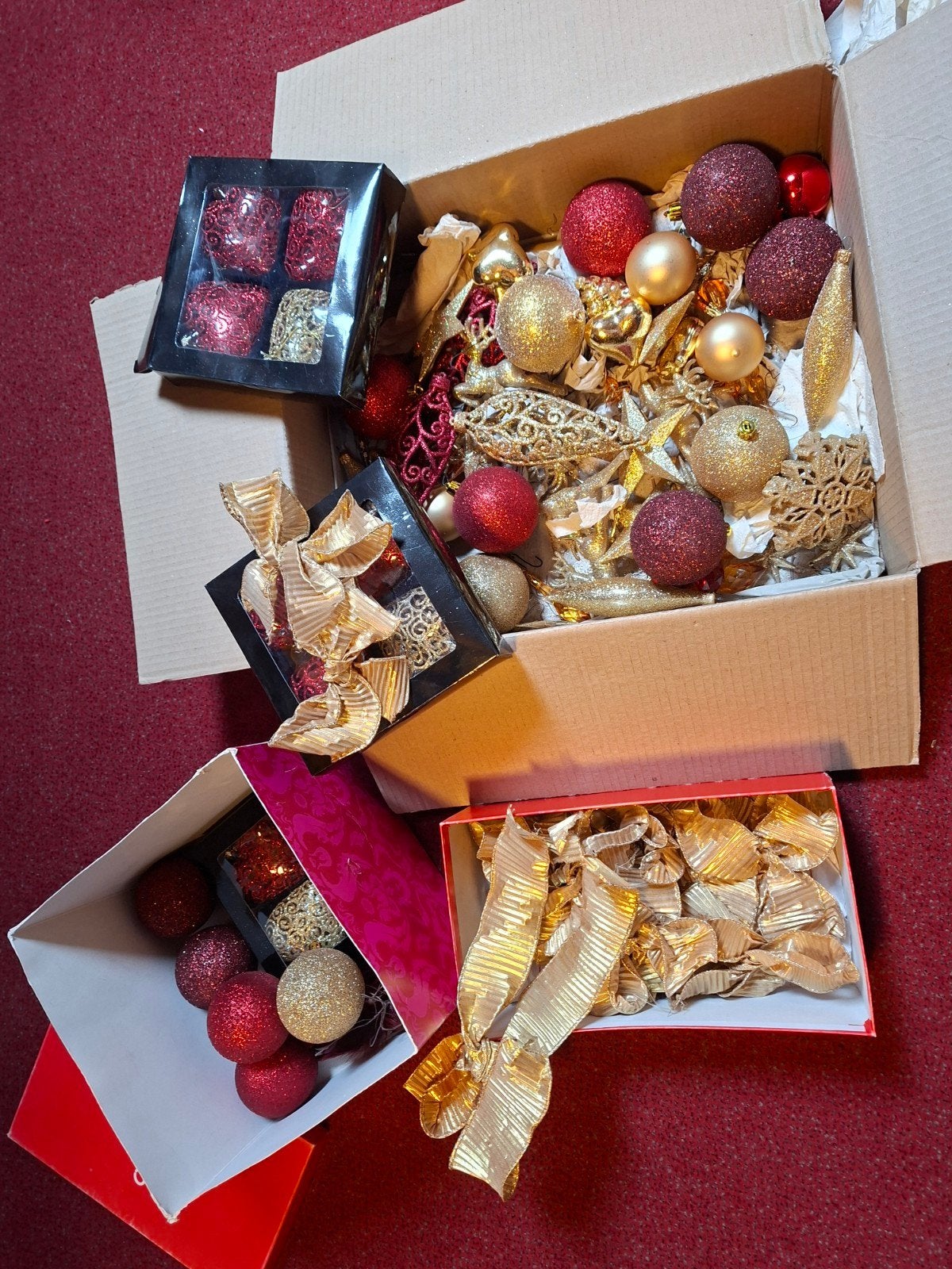 KERST / KERSTBALLEN, Ophalen