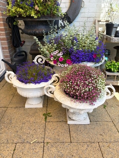gietijzeren vazen zeer grote en kleinere, Tuin en Terras, Ophalen, Gebruikt