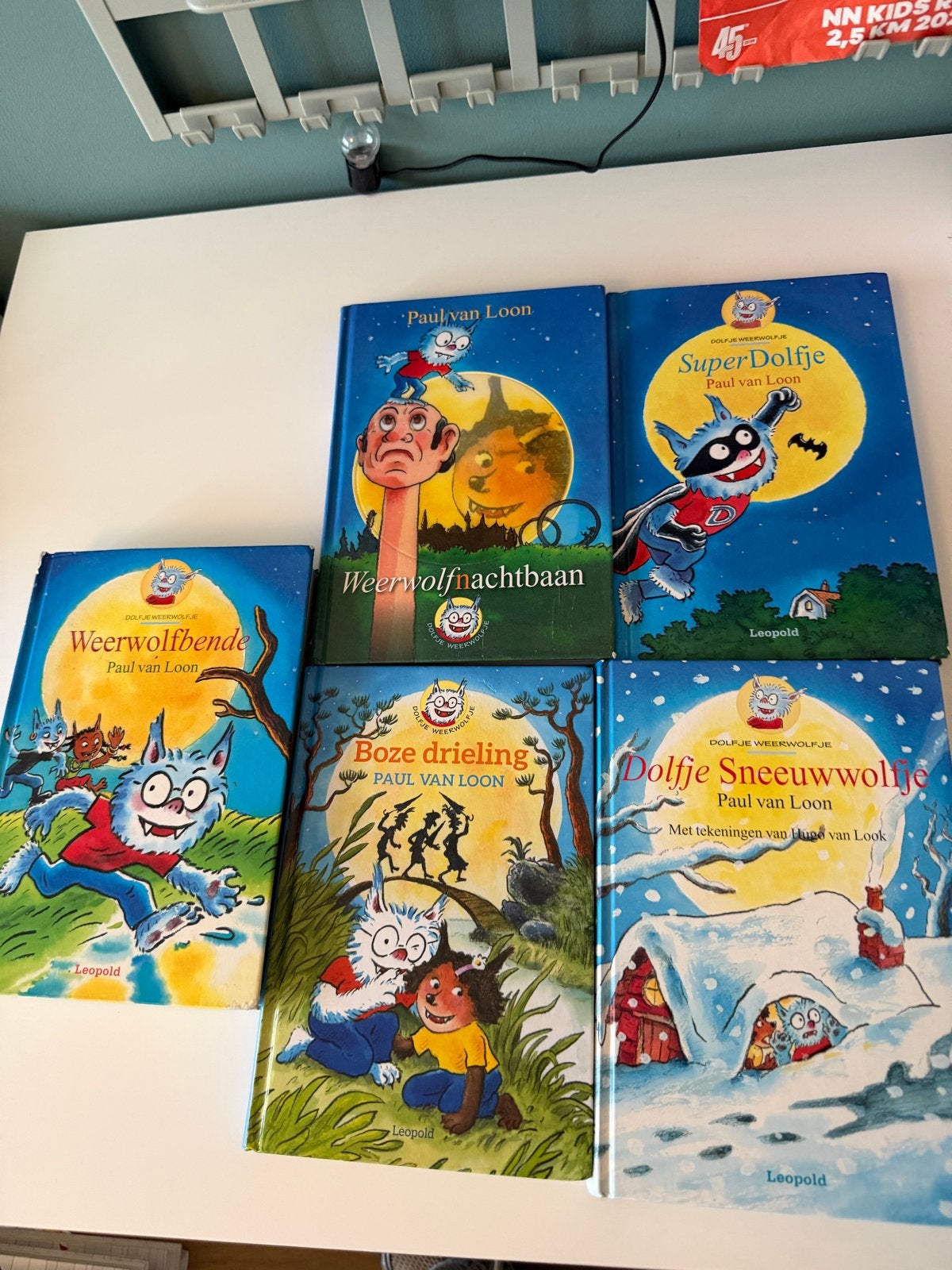 5 Dolfje Weerwolfje boeken - Paul van Loon, Ophalen of Verzenden, Gelezen, Fictie algemeen