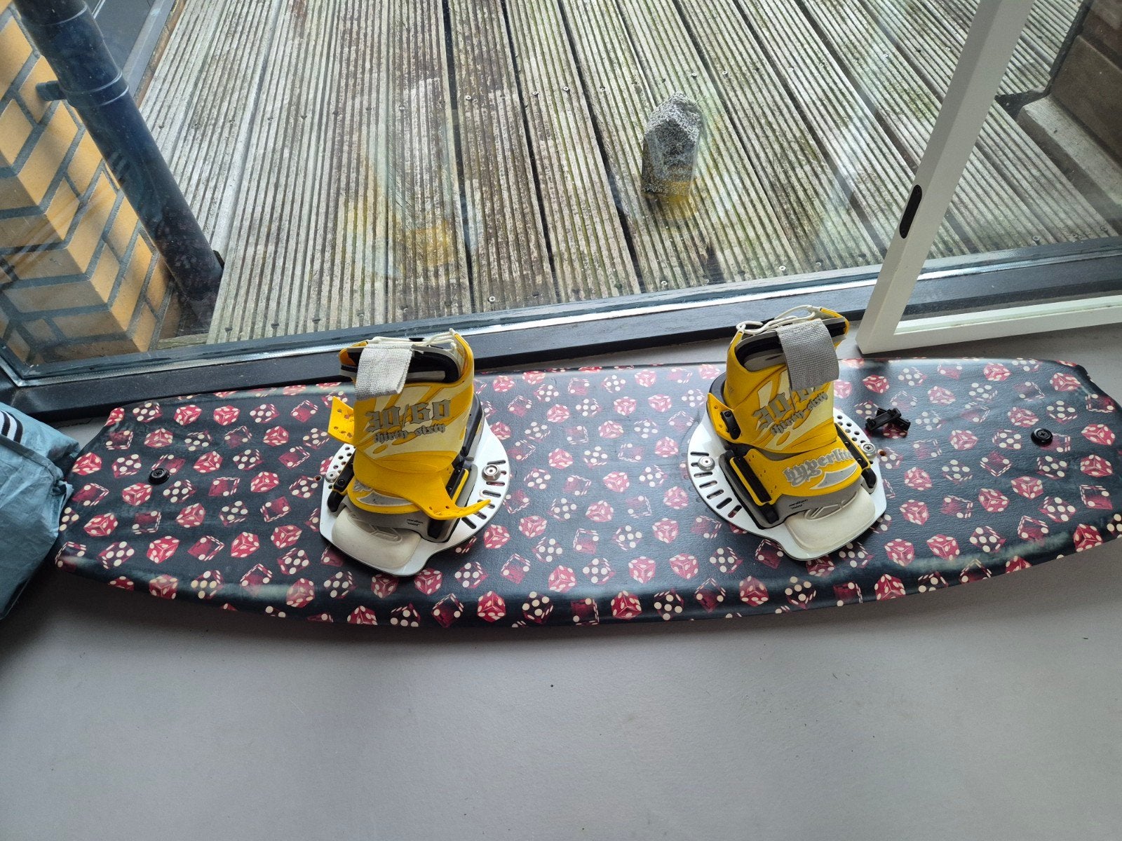 Wakeboard met Hyperlite 30/60 bindingen, Watersport en Boten, Ophalen, Gebruikt, Board en Schoenen