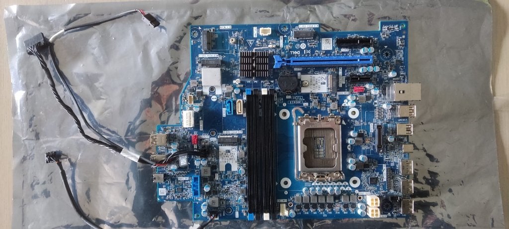 Dell QBT1250 LGA1851 mainboard én voeding, Dell proprietary, Ophalen of Verzenden, Zo goed als nieuw, Socket 1851