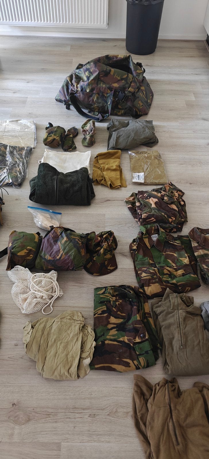Diverse defensie kleding en spullen., Ophalen, Nieuw