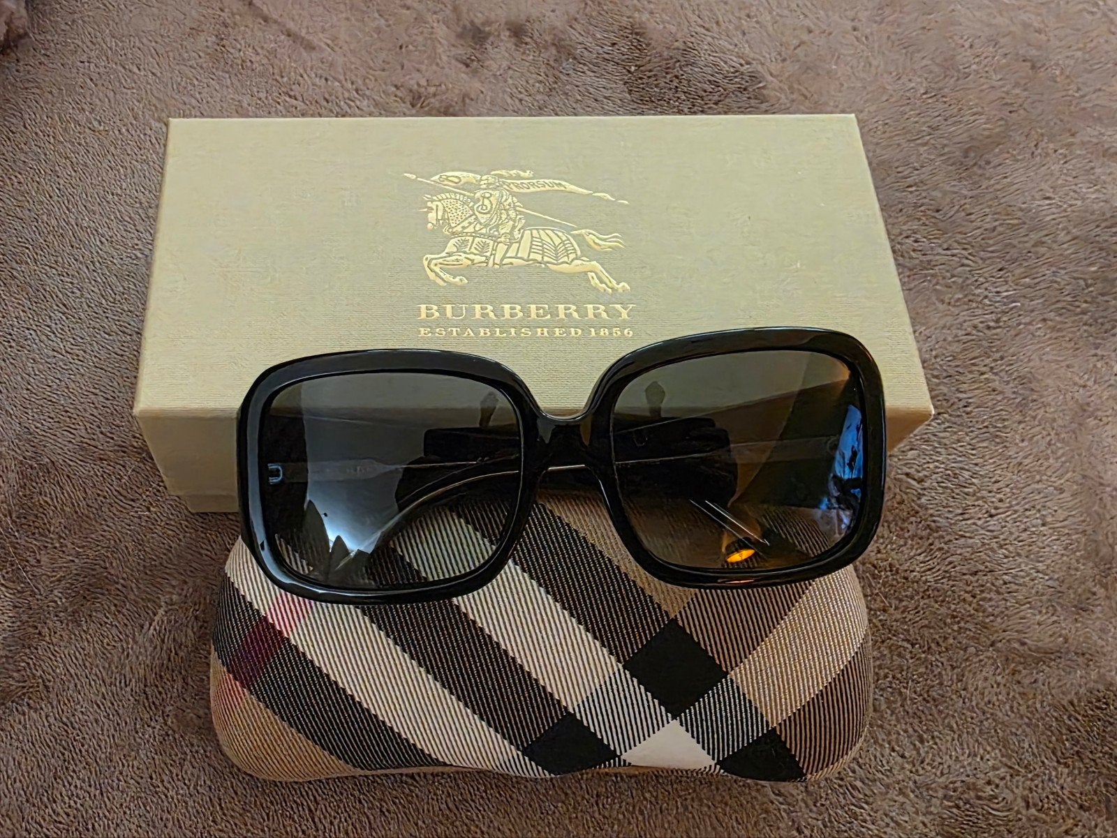 Originele Burberry Zonnebril, Sieraden, Tassen en Uiterlijk, Zonnebrillen en Brillen | Dames, Overige merken, Zonnebril, Zwart