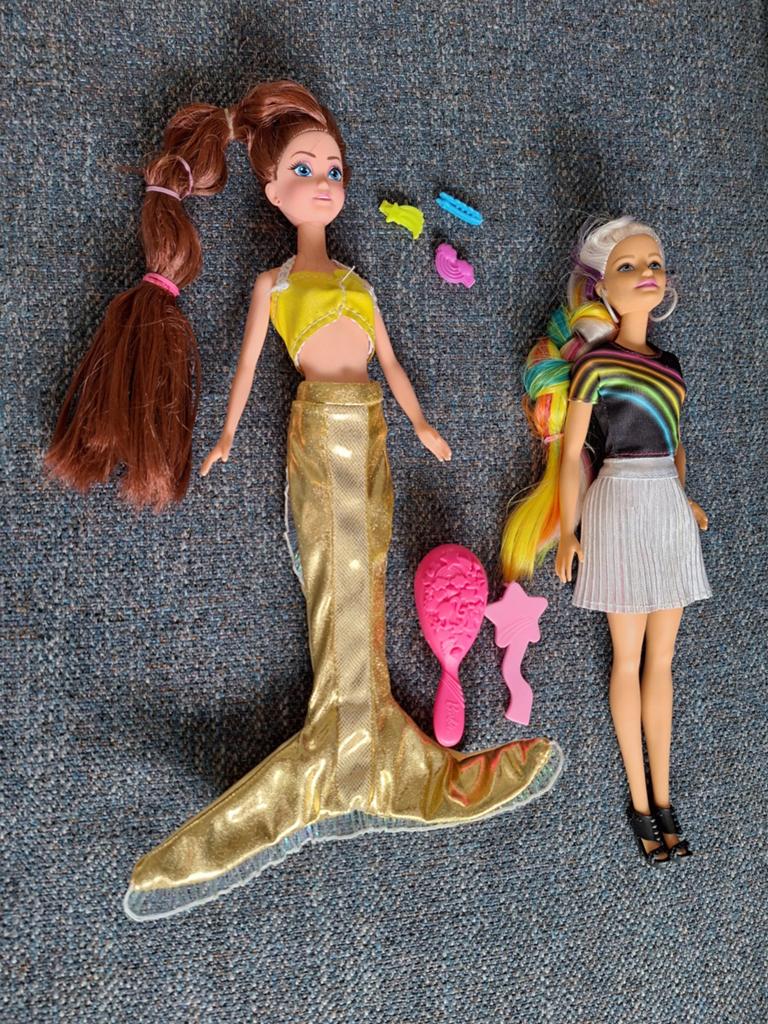 Barbiepop met accessoires - Zeemeermin en Regenboog, Ophalen of Verzenden, Gebruikt, Barbie