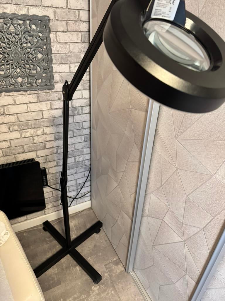 Pedicure loeplamp, Ophalen, Zo goed als nieuw, Loeplamp