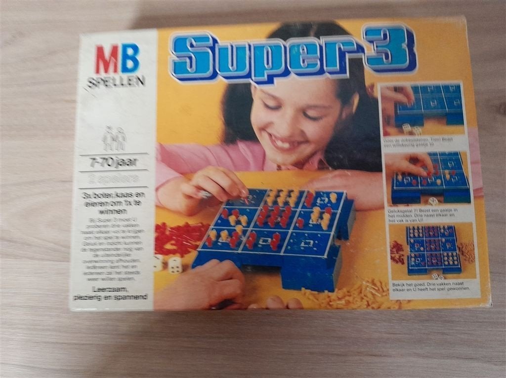 Super 3 - s1786, Hobby en Vrije tijd, Gezelschapsspellen | Bordspellen, Verzenden, Zo goed als nieuw