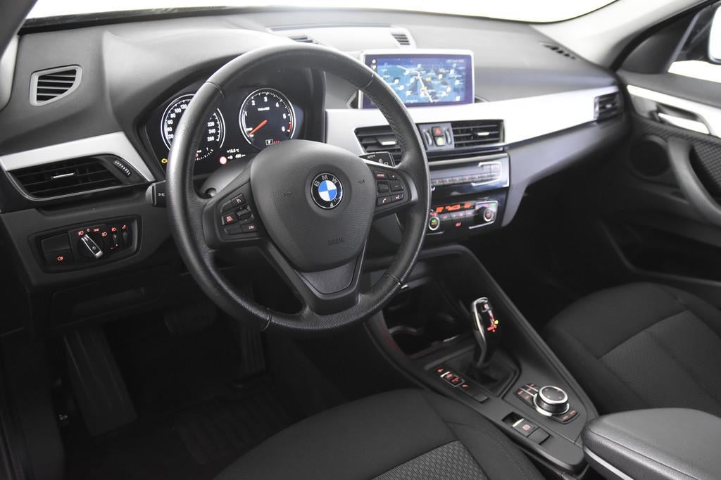BMW X1 sDrive16d *1ste Eigenaar*PDC*Navigatie*DAB*, Auto's, Stof, Gebruikt, Skiluik, 116 pk
