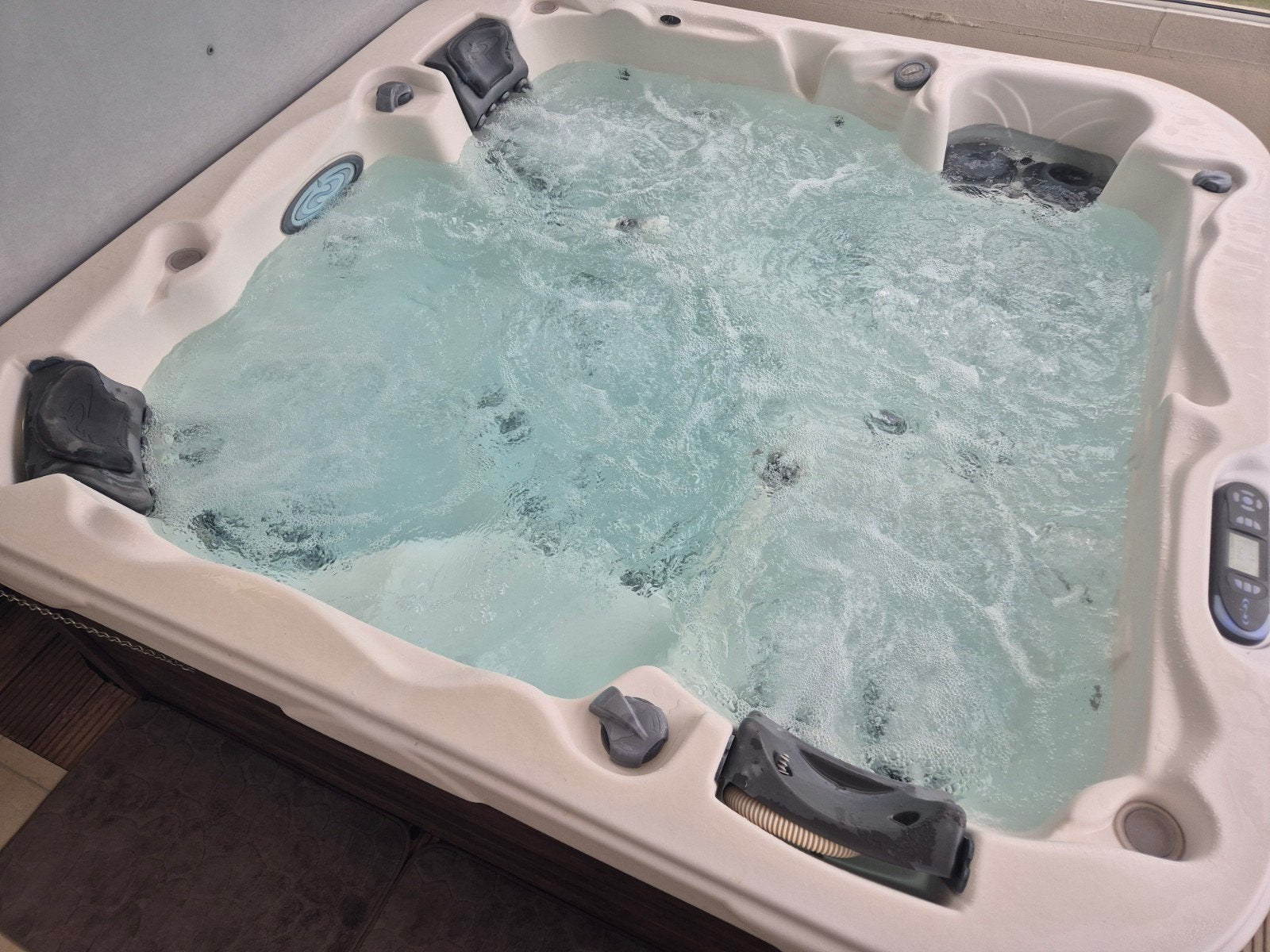 jacuzzi/ Spa Dimension One. (D1) 5 persoons, Ophalen, Gebruikt, Afdekzeil, Vast