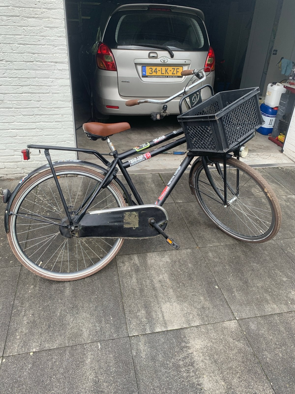 Zwarte transportfiets met mand - Gebruikt, Overige merken, Terugtraprem, Gebruikt, Ophalen of Verzenden