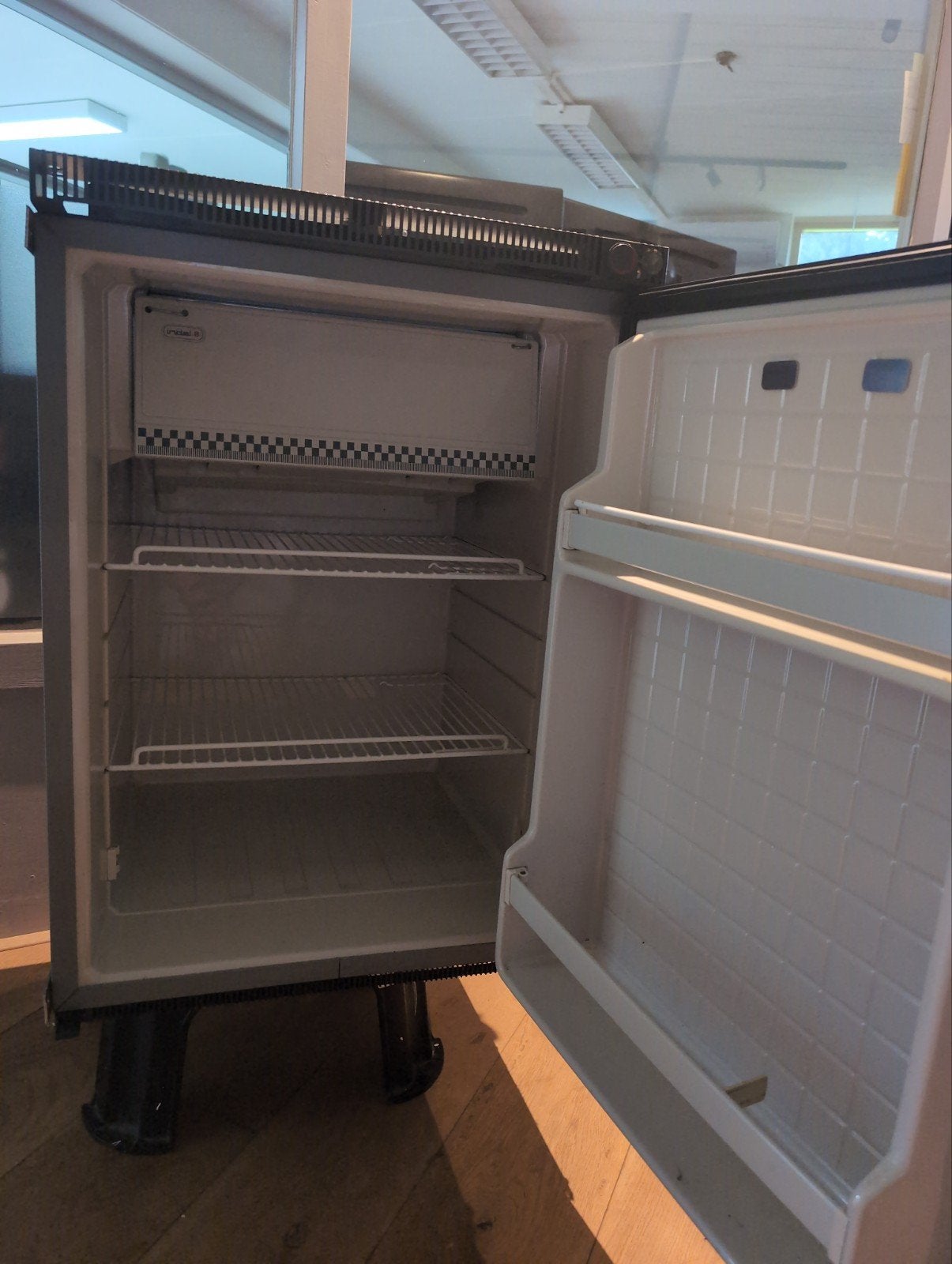 Isotherm koelkast met vriesvak - Ideaal voor camper/boot, Witgoed en Apparatuur, Ophalen, Gebruikt, 45 tot 60 cm, Met vriesvak