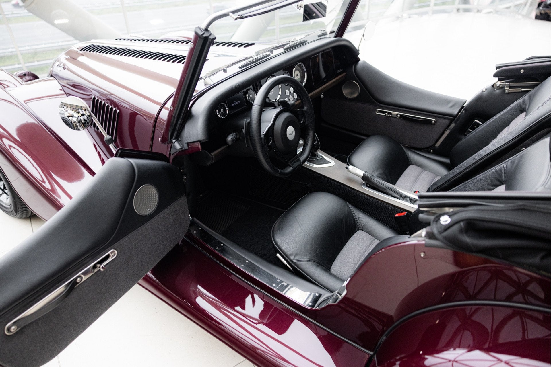 Morgan Plus Four Automatic | Airbags | ESP | Sennheiser Audi, Auto's, Achterwielaandrijving, Gebruikt, 4 cilinders, Leder en Stof