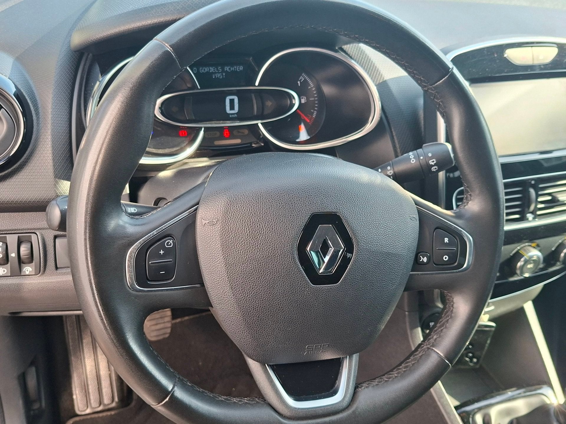Foto 13 van Renault Clio 0.9 TCe Limited PDC Navi Airco Cruise Isofix