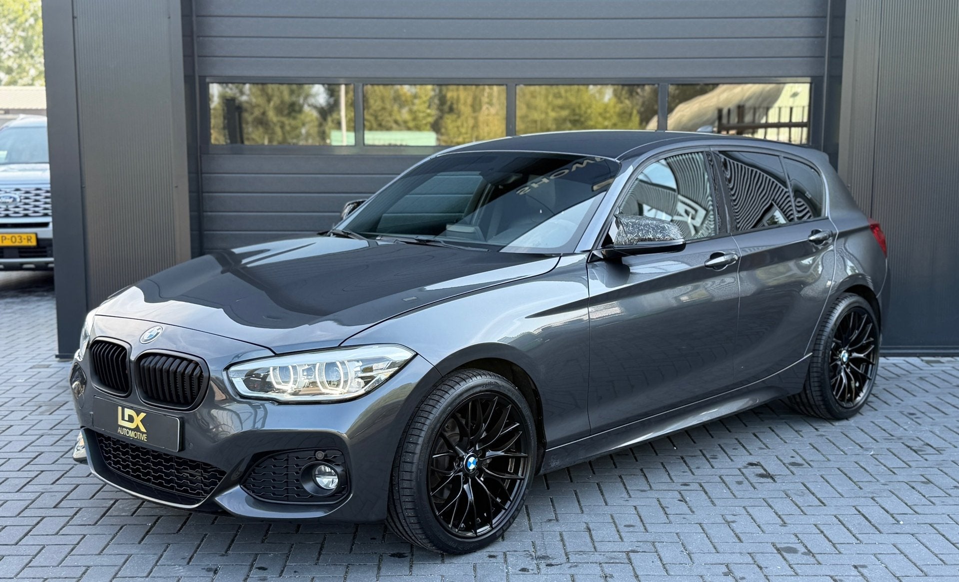 BMW 1-serie 116i M Sport||M140i Look| Sportuitlaat|Pdc|, Auto's, 1-Serie, Achterwielaandrijving, Euro 6, Alcantara