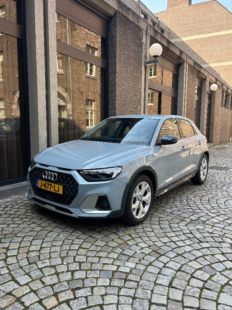 Audi A1 Citycarver 25 Tfsi 95pk 2020 Grijs, Auto's, Voorwielaandrijving, Stof, A1, 95 pk