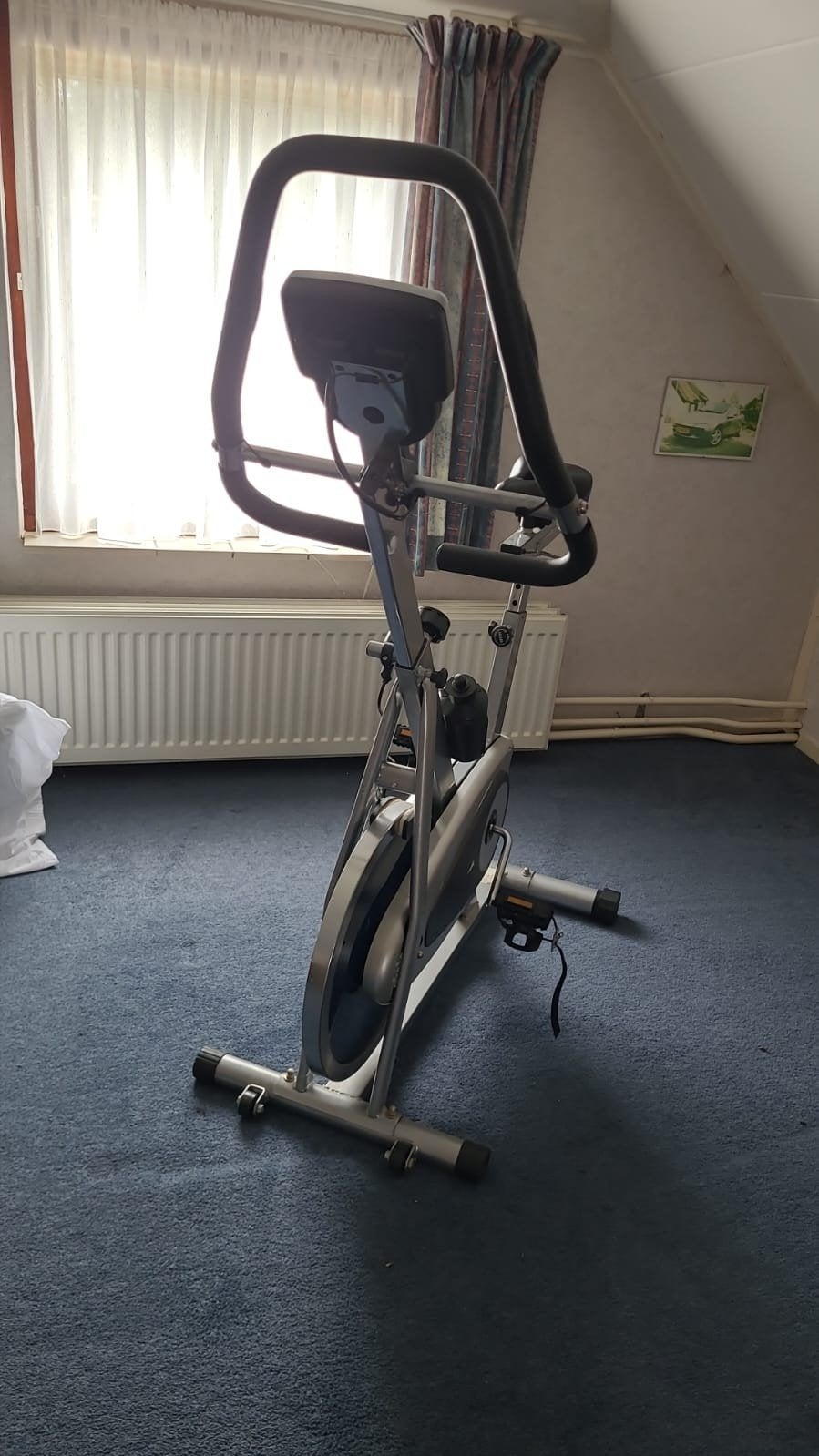 Hometreiner, Sport en Fitness, Ophalen, Zo goed als nieuw, Hometrainer