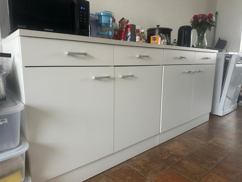 Witte keukenblok met lades en kasten, Huis en Inrichting, Keuken | Complete keukens, Ophalen, Gebruikt, Wit, Enkelwandige keuken