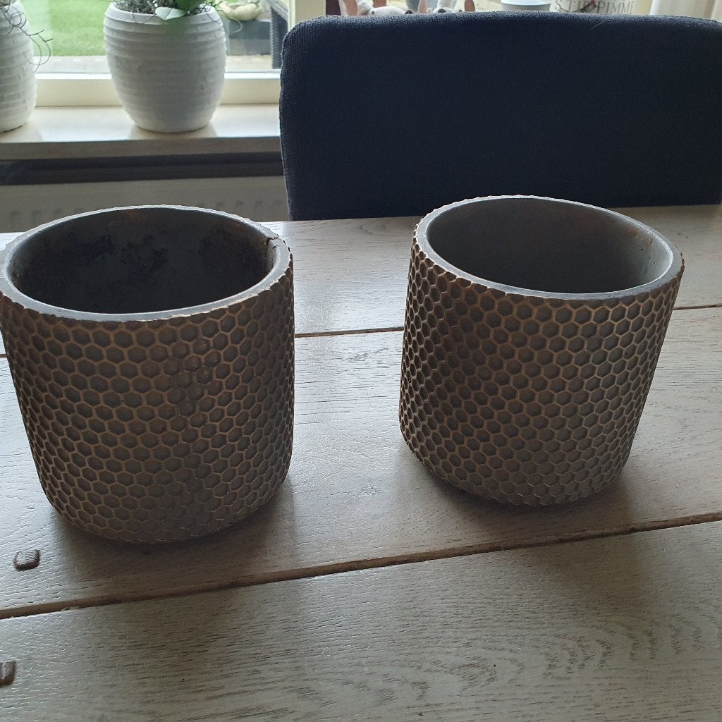 2 kleine bloempotten, Tuin en Terras, Bloempotten, Rond, Ophalen of Verzenden, Zo goed als nieuw, Aardewerk