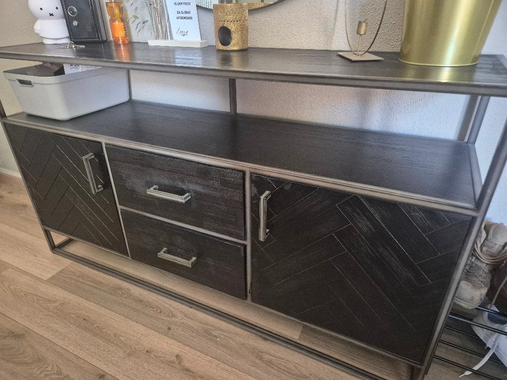 Dressoir, Ophalen, Gebruikt, Met deur(en), 150 tot 200 cm