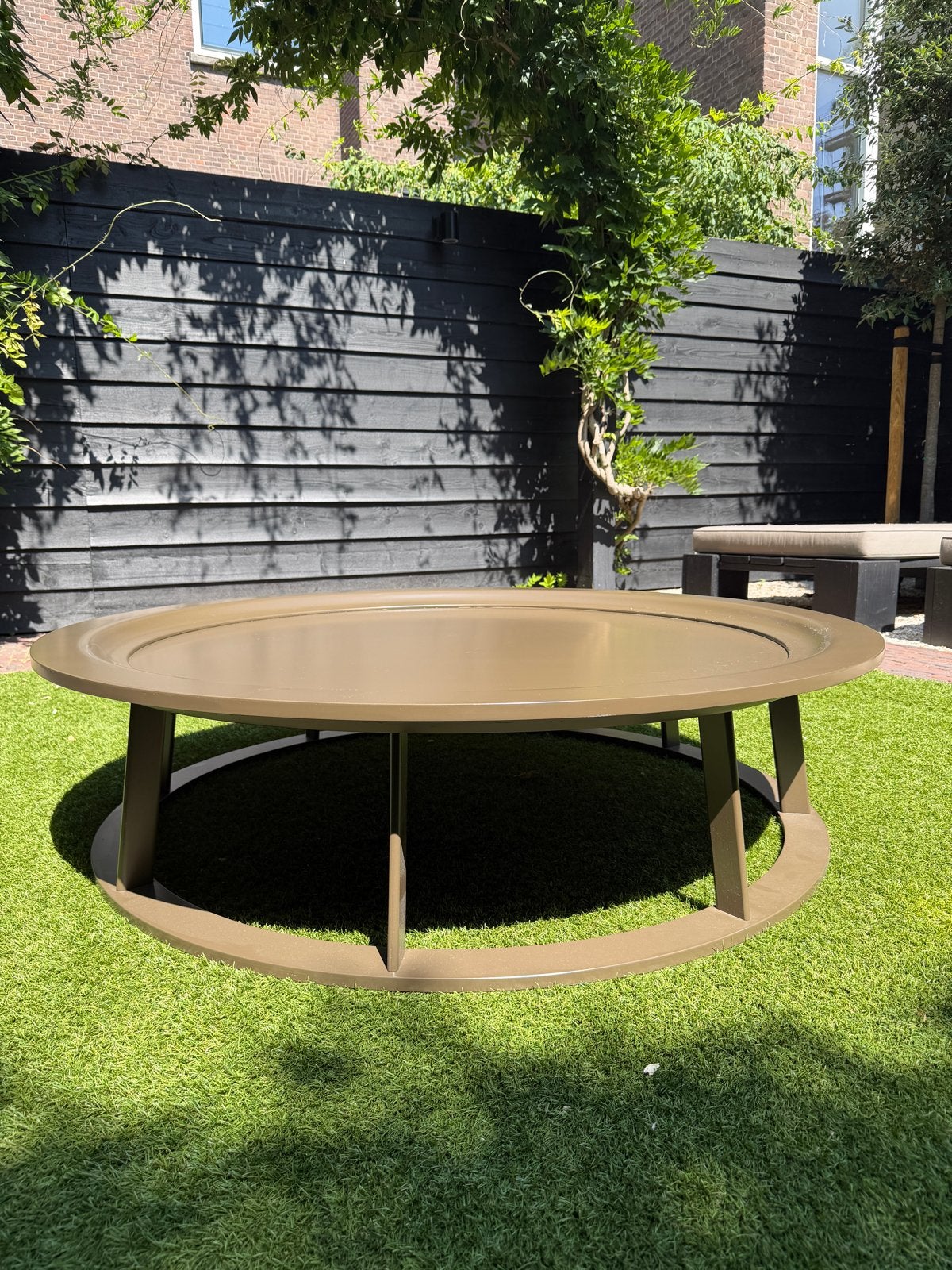 Linteloo Obi XXL salontafel - chocoladebruin, Huis en Inrichting, Ophalen, Design, Rond, Zo goed als nieuw