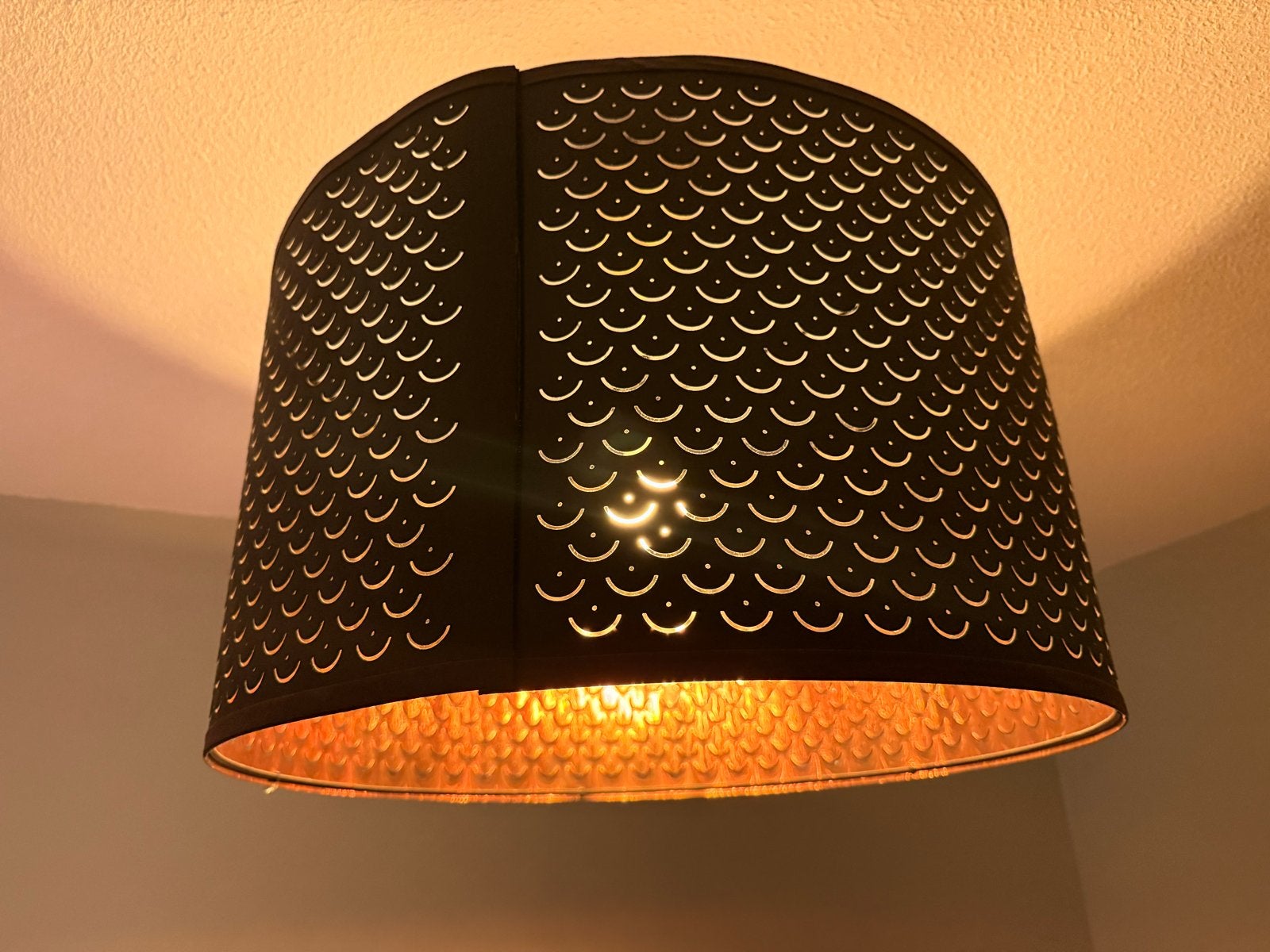 IKEA NYMÖ Lampenkap zwart/messingkleur 59 cm, Ophalen, Zo goed als nieuw, Metaal